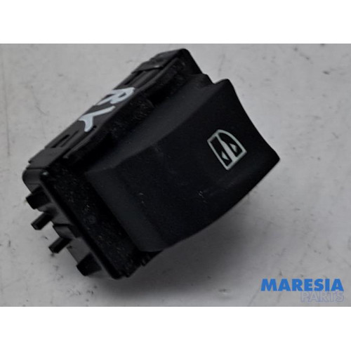 Renault - Megane - Electric window switch