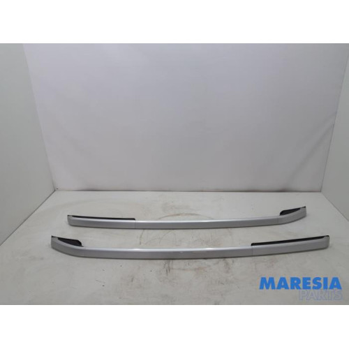 Peugeot - 2008 - Roof rail kit