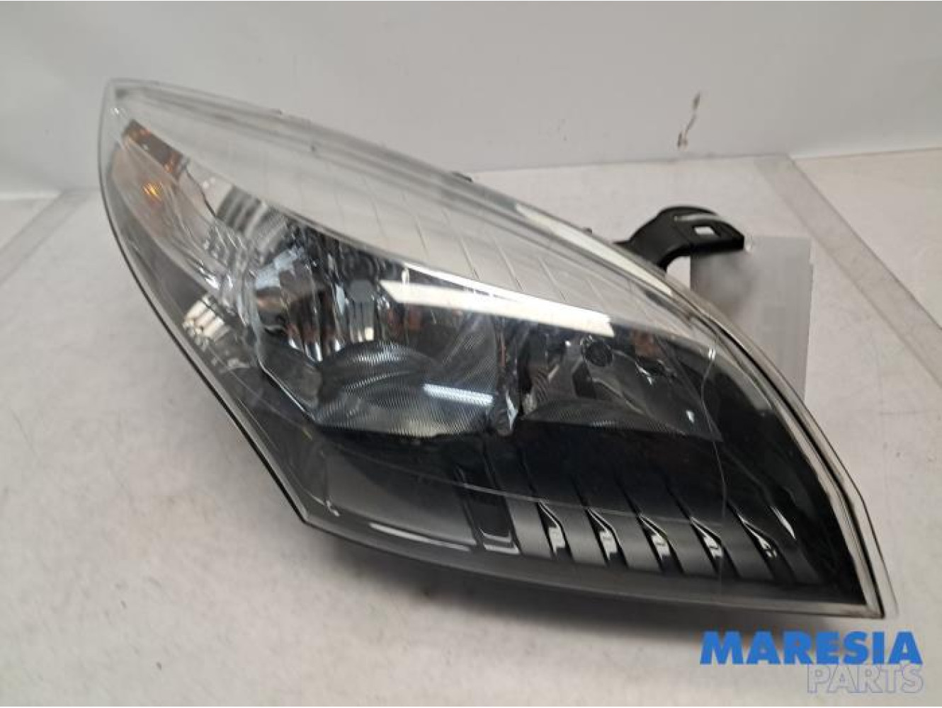 Renault - Megane - Phare droit
