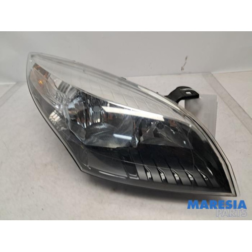 Renault - Megane - Headlight, right