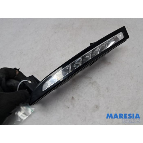 Renault - Megane - Tageslicht links