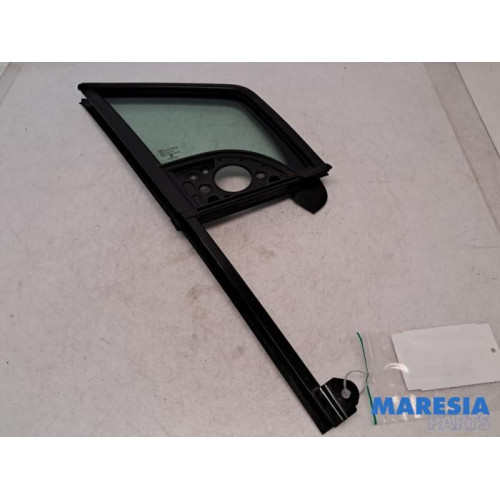 Opel - Combo - Quarter light, front right