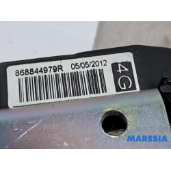 Renault - Megane - Front seatbelt, right