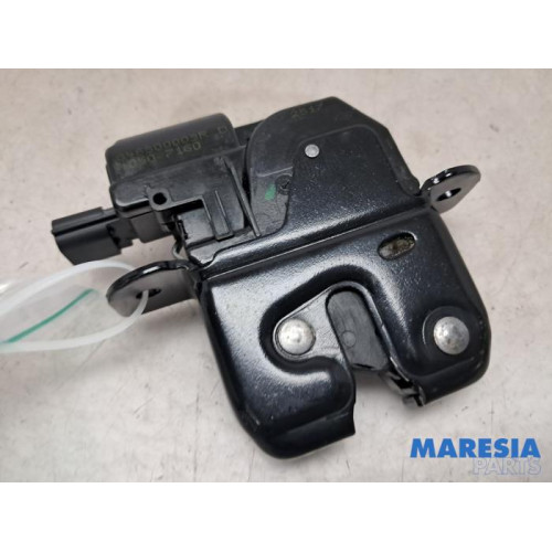 Renault - Megane - Tailgate lock mechanism