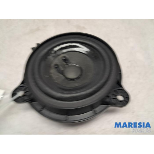 Renault - Megane - Speaker