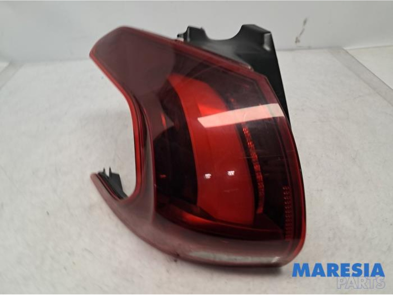 Peugeot - 2008 - Achterlicht links