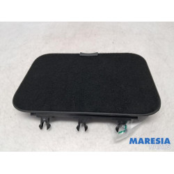 Renault - Megane - Storage compartment