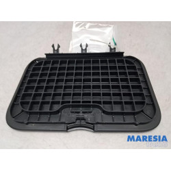 Renault - Megane - Storage compartment