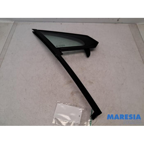 Peugeot - 2008 - Quarter light, front right