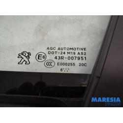 Peugeot - 2008 - Dreieckfenster links vorne