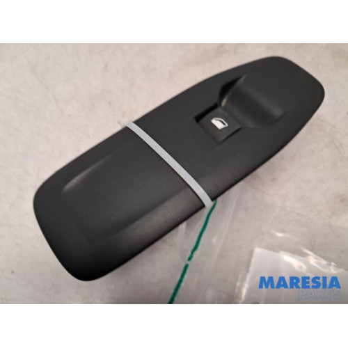 Peugeot - 2008 - Electric window switch