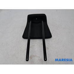 Peugeot - 2008 - Headrest