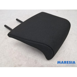 Peugeot - 2008 - Headrest