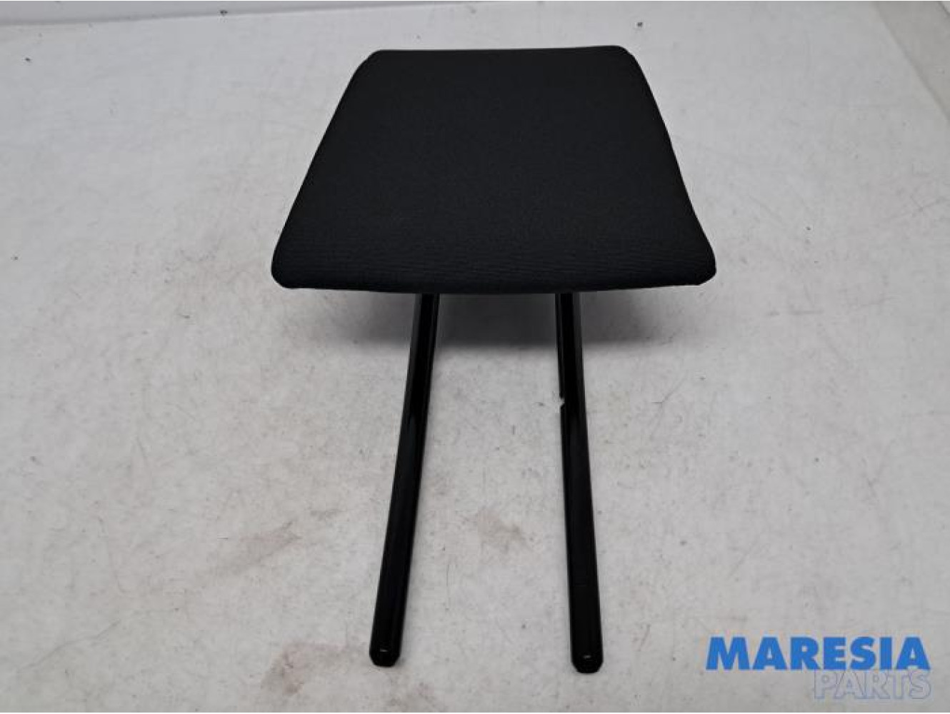 Peugeot - 2008 - Headrest