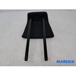 Peugeot - 2008 - Headrest
