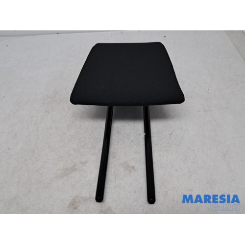 Peugeot - 2008 - Headrest