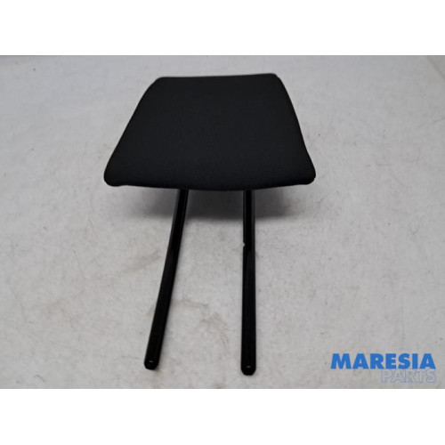 Peugeot - 2008 - Headrest