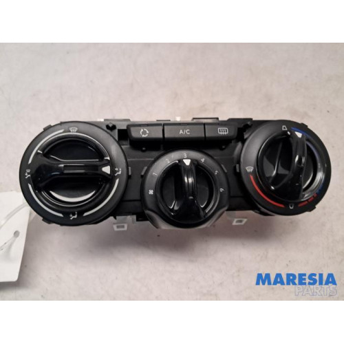 Peugeot - 2008 - Heater control panel