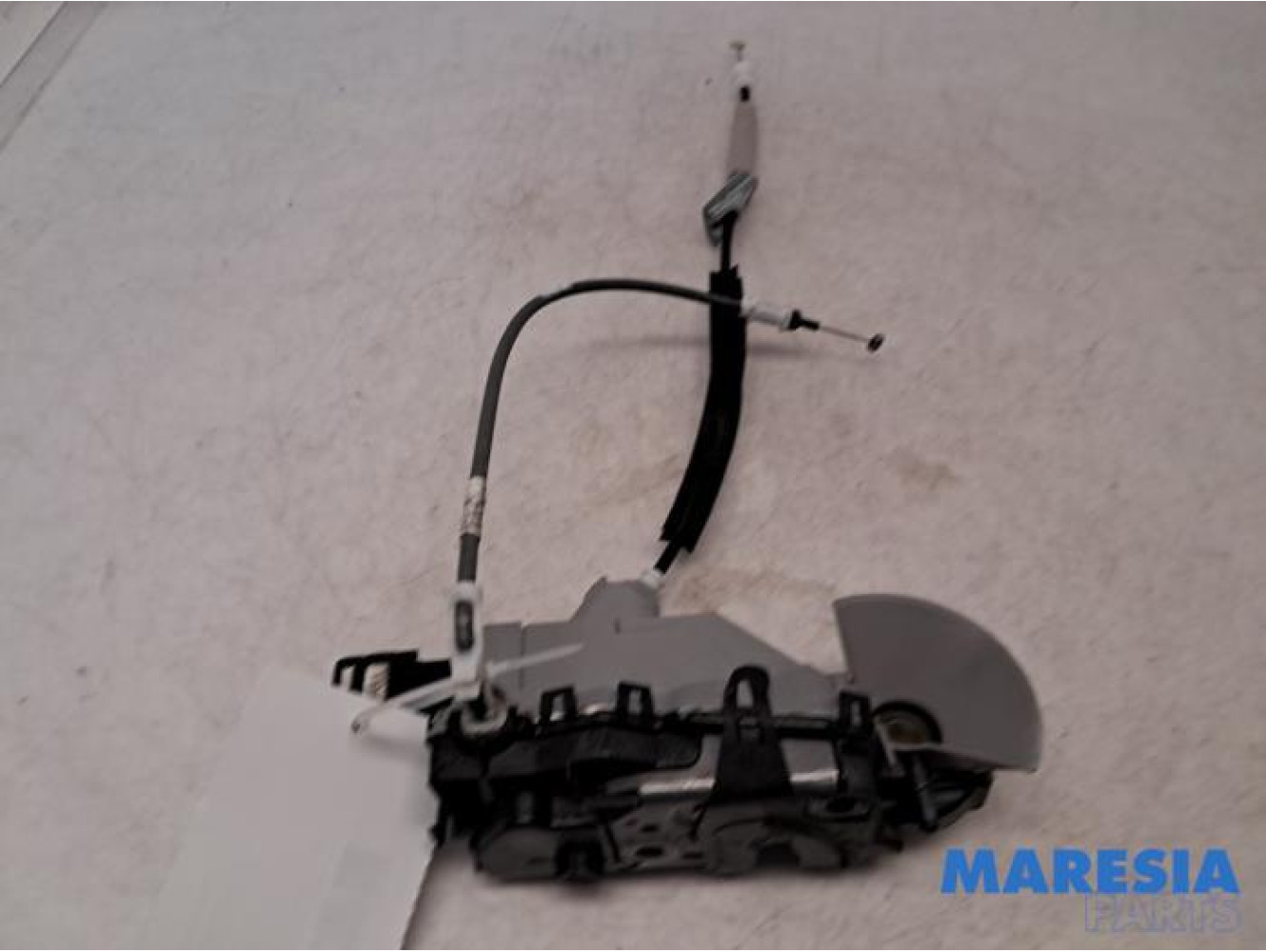 Peugeot - 5008 - Door lock mechanism 4-door, front left
