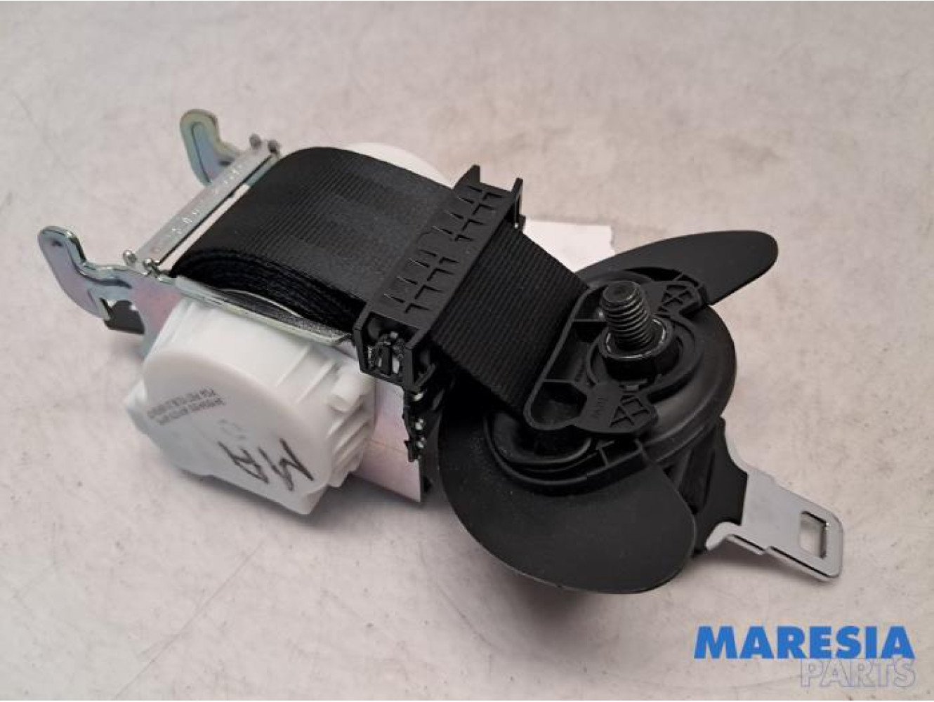 Peugeot - 5008 - Rear seatbelt, centre
