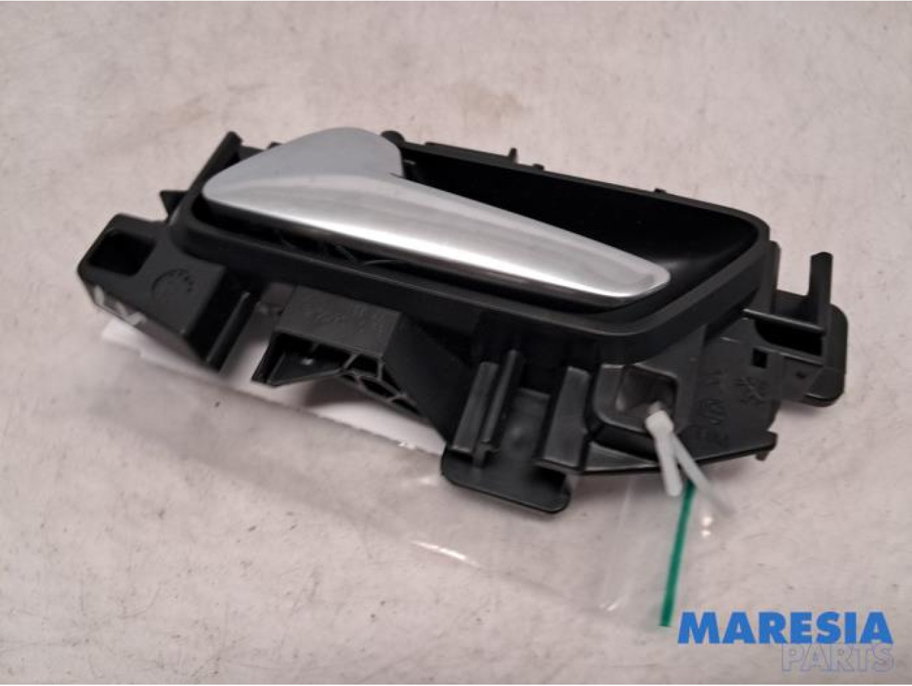 Peugeot - 5008 - Door handle 4-door, front left