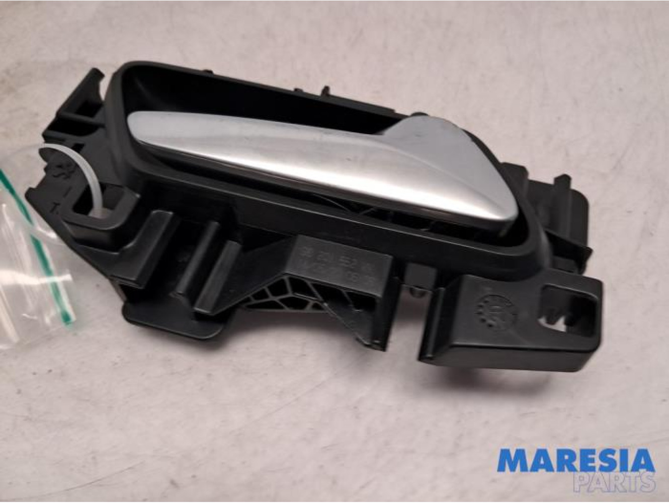 Peugeot - 5008 - Front door handle 4-door, right
