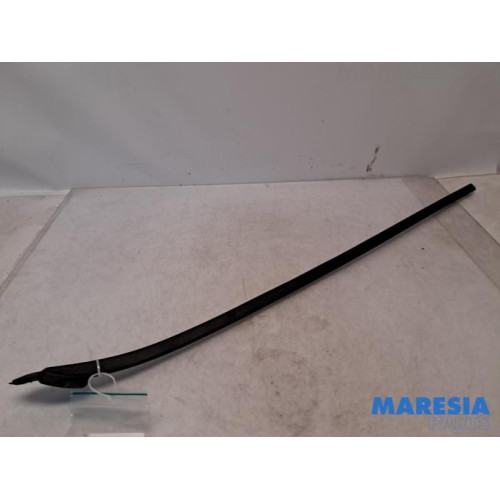 Opel - Astra - Windschutzscheibe blende