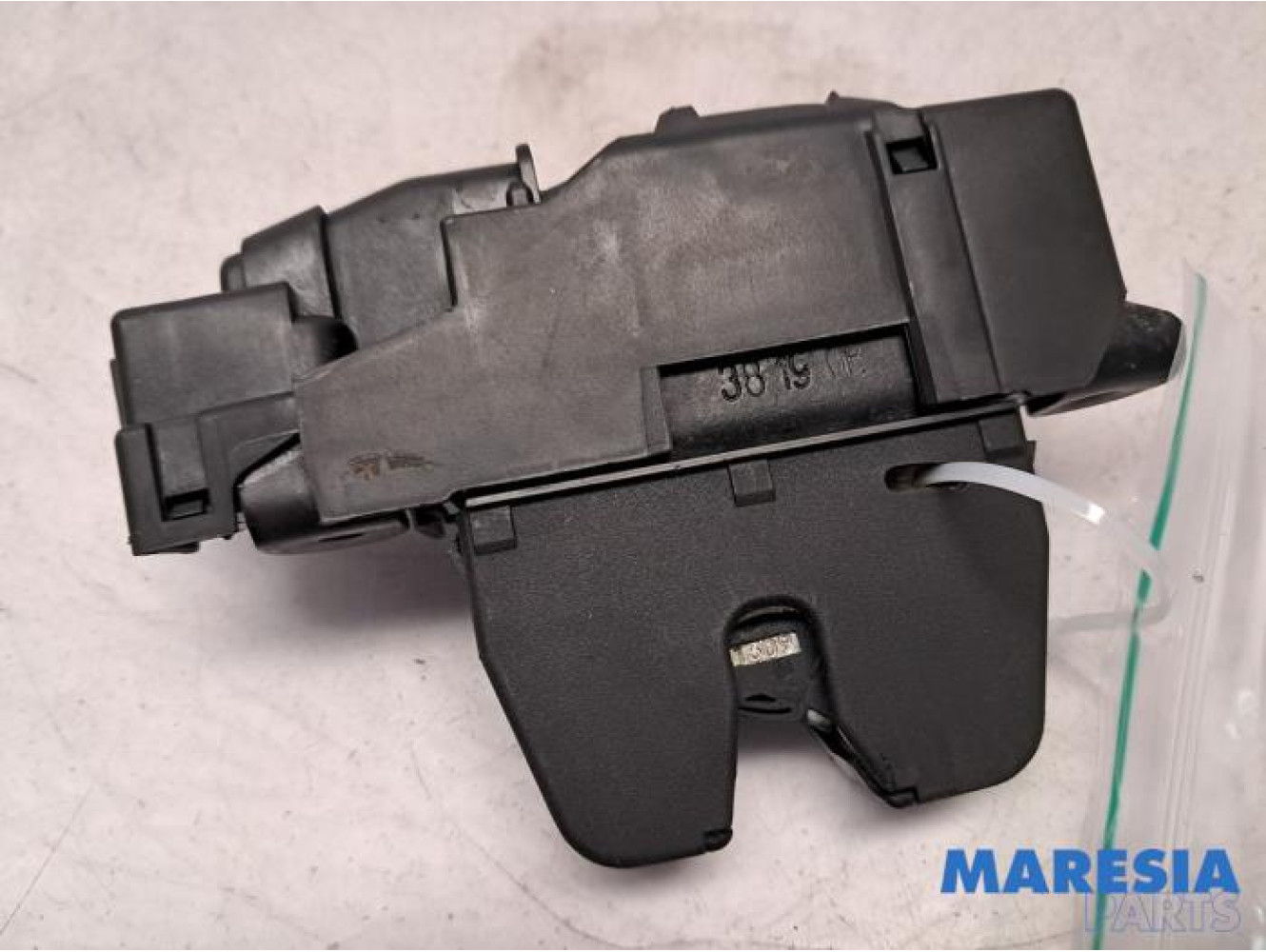 Opel - Combo - Tailgate lock mechanism