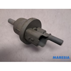 Peugeot - 5008 - Vacuum valve