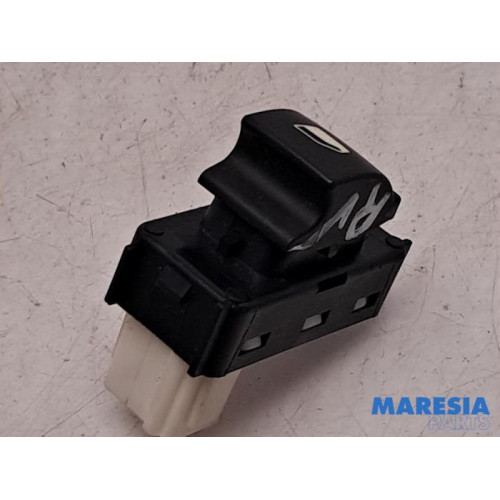 Peugeot - 5008 - Electric window switch