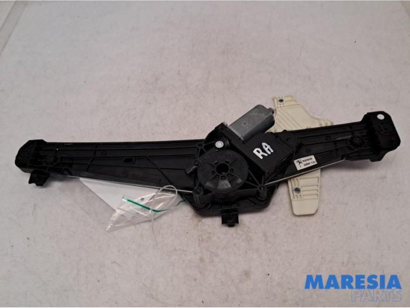 Peugeot - 5008 - Rear door window mechanism 4-door, right