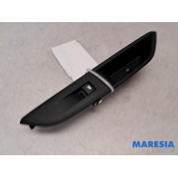 Peugeot - 5008 - Electric window switch