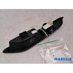 Peugeot - 5008 - Electric window switch