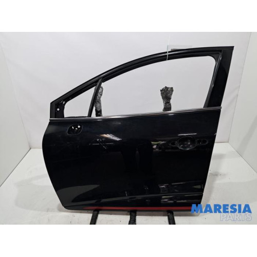 Renault - Clio - Door 4-door, front left