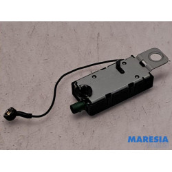 Opel - Astra - Radio versterker