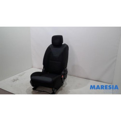 Renault - Clio - Seat, right
