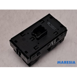Opel - Astra - Multi-functional window switch