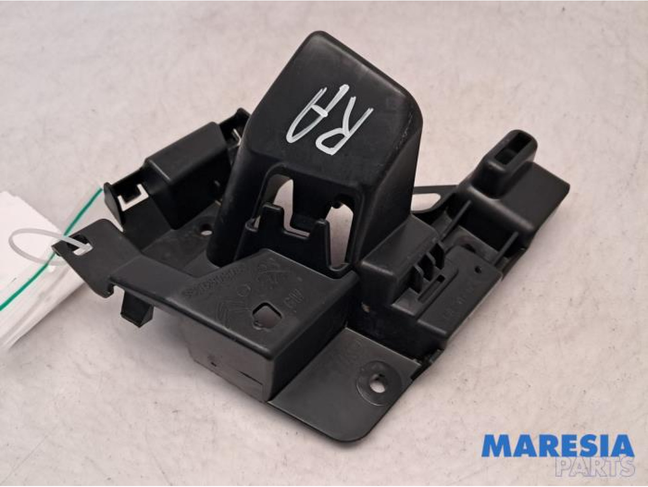 Opel - Combo - Rear bumper bracket, right