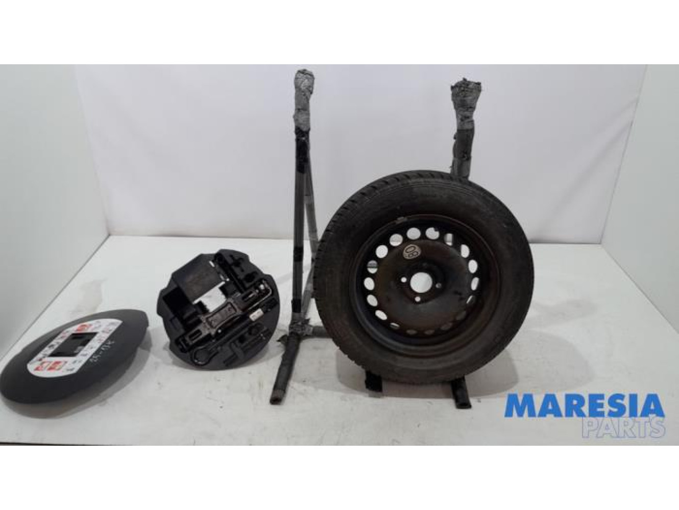 Renault - Clio - Krikset + reservewiel