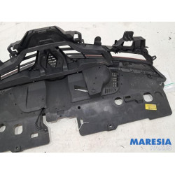 Renault - Clio - Grill