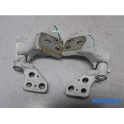 Peugeot - Partner - Rear door hinge, right