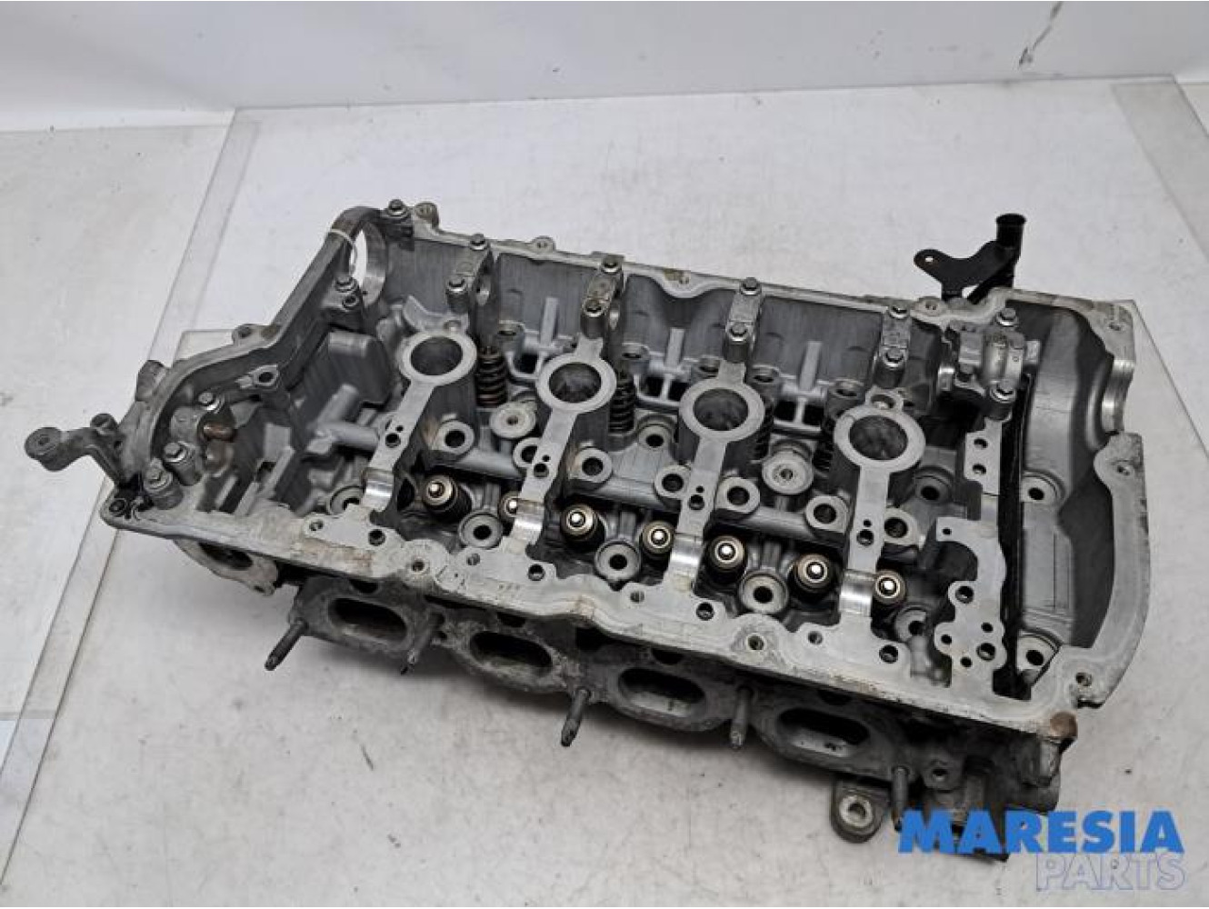 Peugeot - 207 - Cylinder head