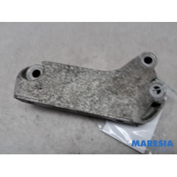 Alfa Romeo - Brera - Engine mount