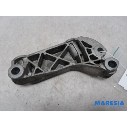 Alfa Romeo - Brera - Engine mount