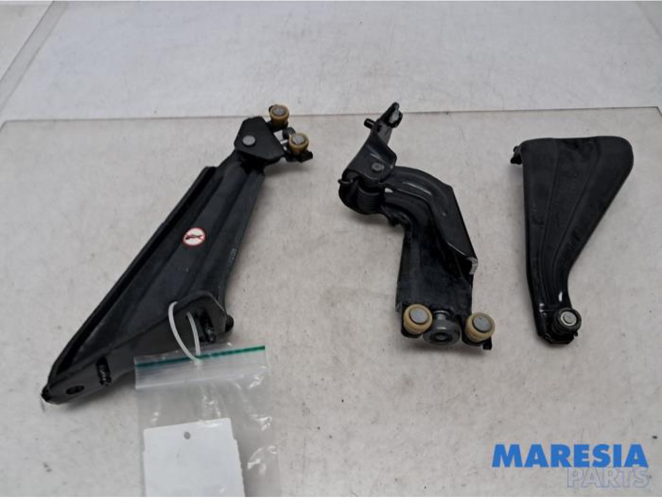 Peugeot - Partner - Sliding door roller, right