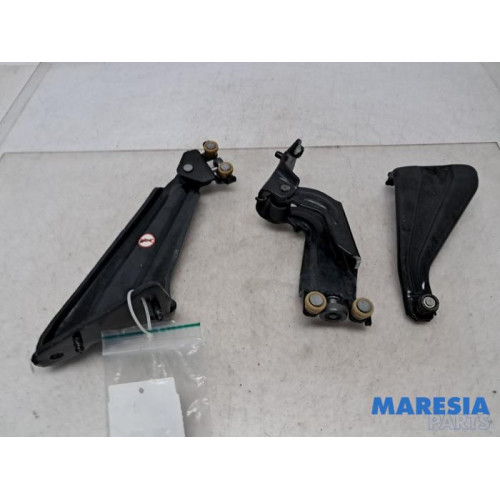 Peugeot - Partner - Sliding door roller, right