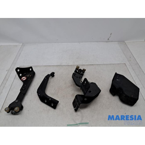Citroen - Jumpy - Sliding door roller, right