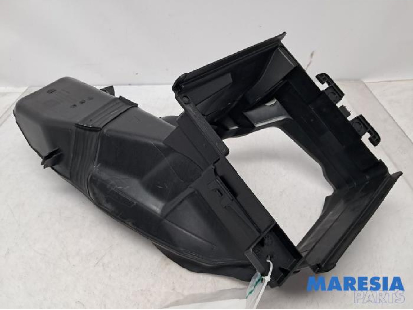 Peugeot - 5008 - Air funnel