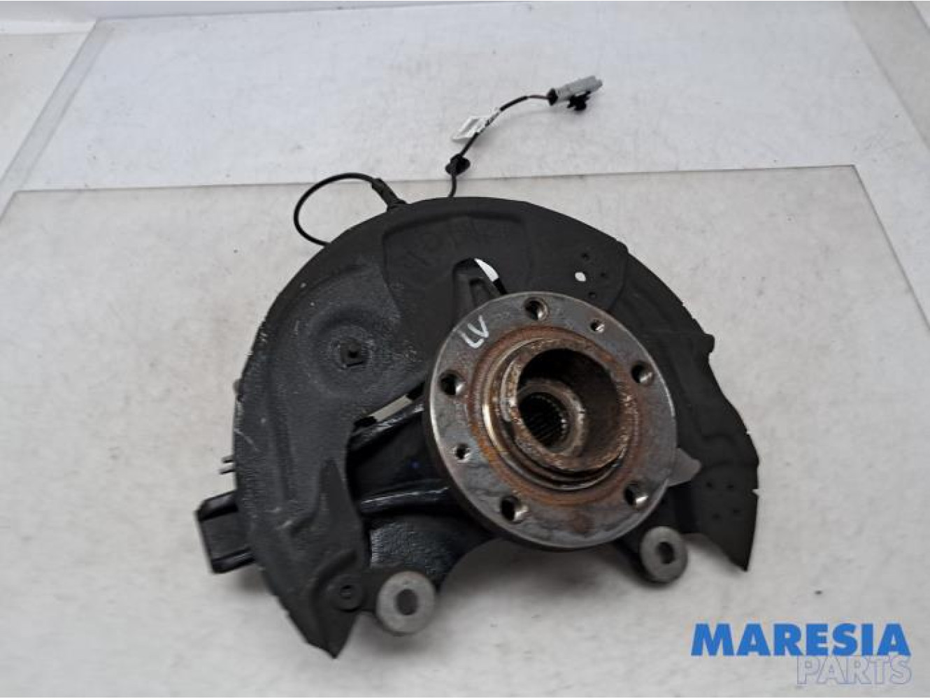 Peugeot - 5008 - Achsschenkel links vorne