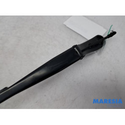 Peugeot - 5008 - Front wiper arm